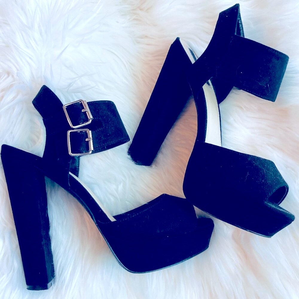 🍒 5/$25 🍒 Platform Babydoll Shoes with Velvety Finish Size 6